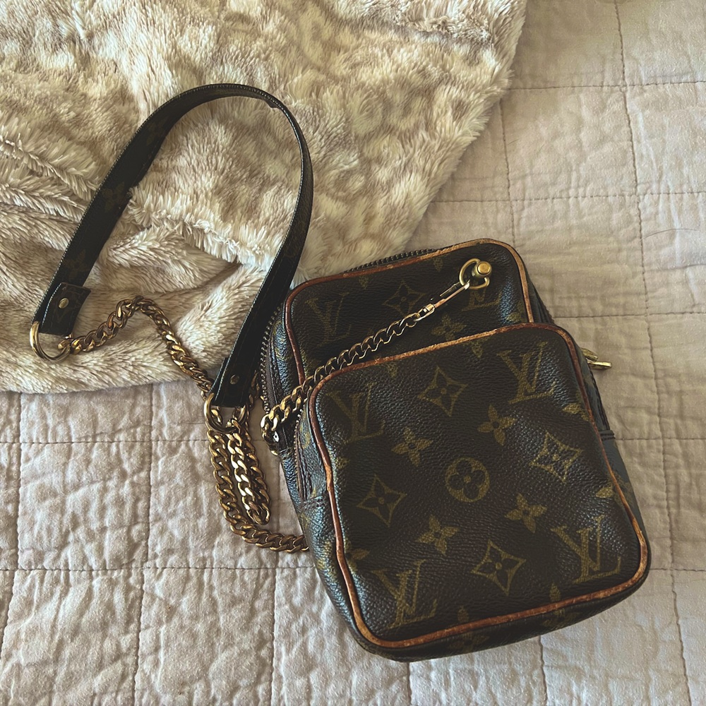 Authentic vintage Louis Vuitton cross body
